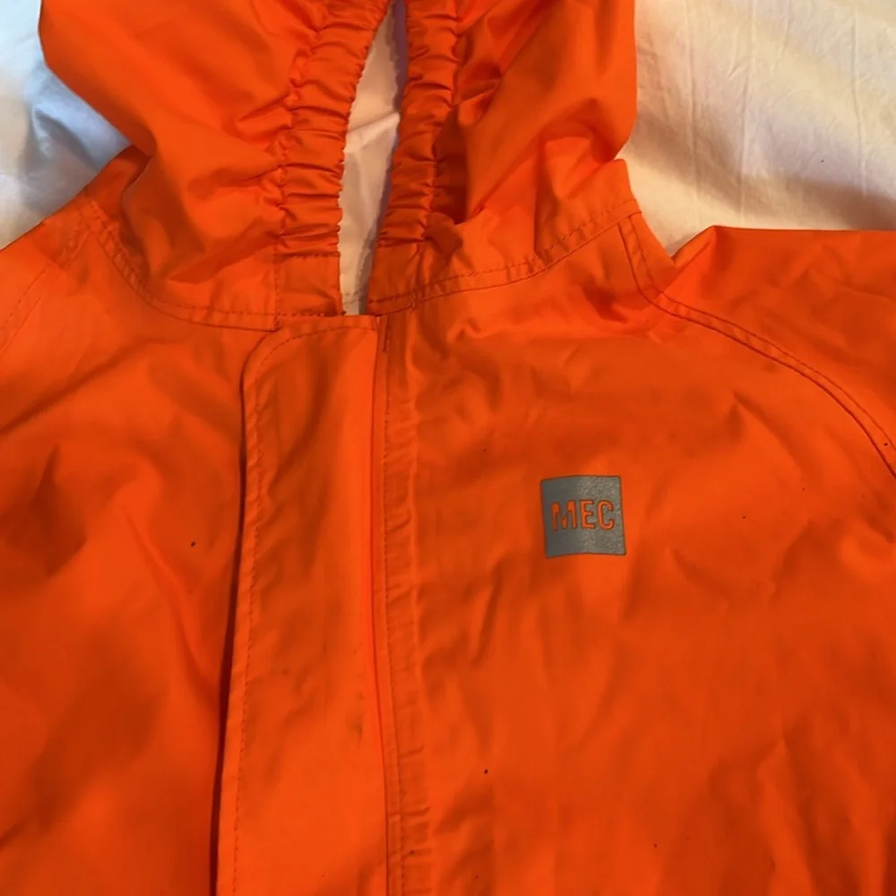MEC rain jacket - Picture 2 of 4